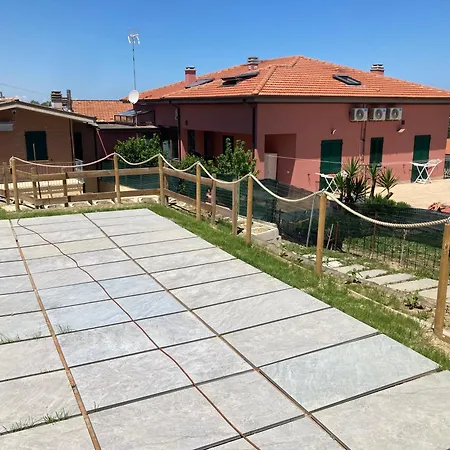 Immersa Tra Le Colline, Appartamento, Vicinissima Al Mare E Con Nuova Piscina Apartamento