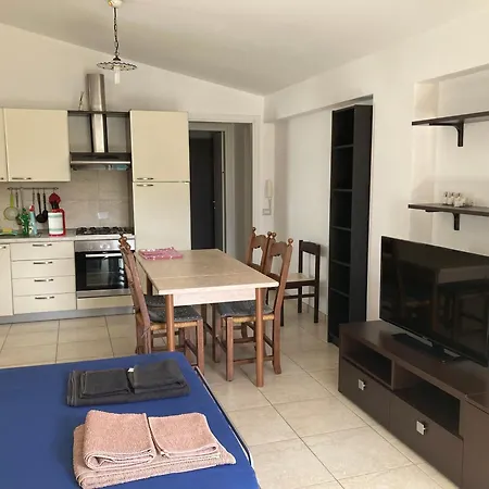 Immersa Tra Le Colline, Appartamento, Vicinissima Al Mare E Con Nuova Piscina Apartament