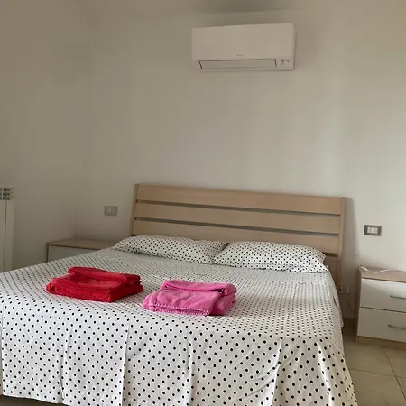 Immersa Tra Le Colline, Appartamento, Vicinissima Al Mare E Con Nuova Piscina