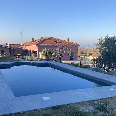 Immersa Tra Le Colline, Vicinissima Al Mare E Con Nuova Piscina