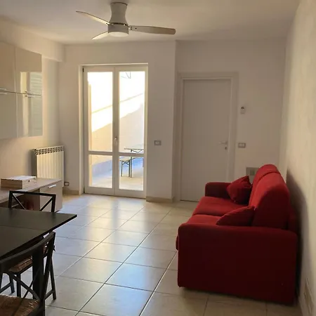 Immersa Tra Le Colline, Appartamento, Vicinissima Al Mare E Con Nuova Piscina Apartamento *